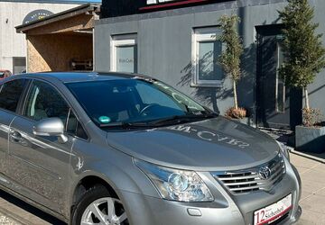 Toyota Avensis 124.000 km 9.990 &euro; Berlin 13088