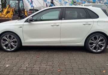 Hyundai i30 36.725 km 16.490 &euro; Königs Wusterhausen - OT Niederlehme 15713
