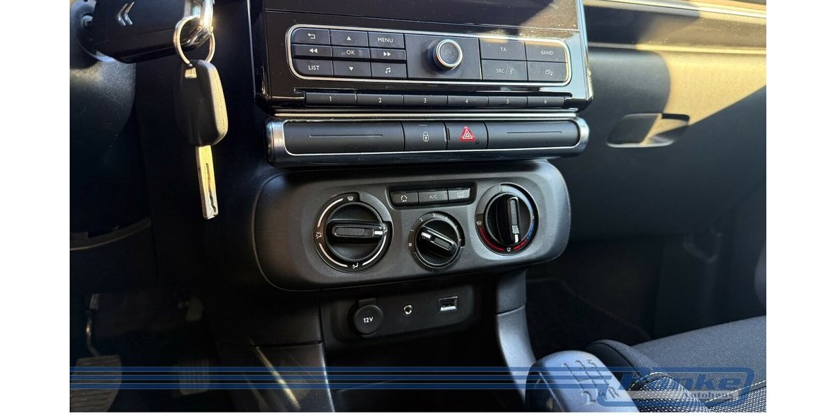 Citroen C3 1.2 PT 82 Feel*LED*BT*Tempo*8Reifen*SpurH* 84.089 km 7.990 &euro; Berlin 13187