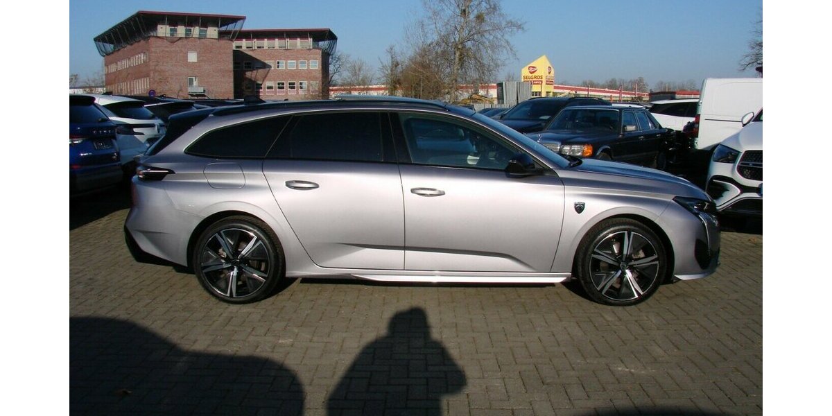 Peugeot 308 SW 1.5 GT ACC Panorama LED SCR 31.506 km 21.980 &euro; Falkensee 14612