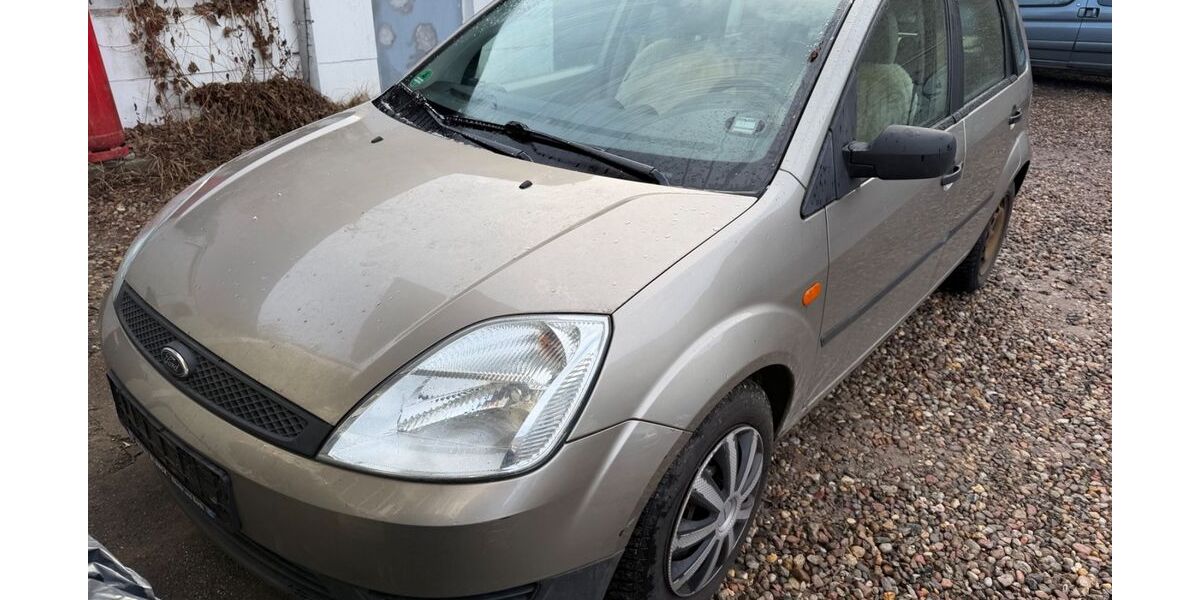 Ford Fiesta 134.000 km 1.350 &euro; Berlin 10245