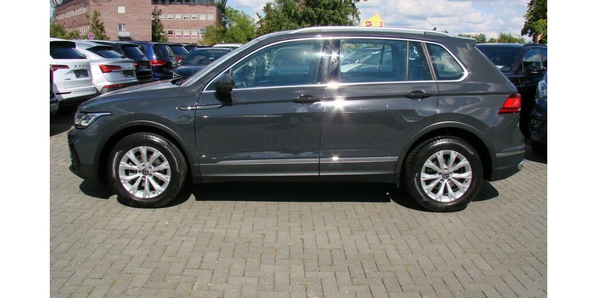 VW Tiguan 1.5TSI Elegance IQ.DRIVE ACC Navi Kamera 37.339 km 29.980 &euro; Falkensee 14612