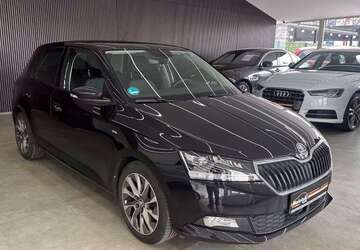 Skoda Fabia 52.432 km 15.950 &euro; Berlin 12357