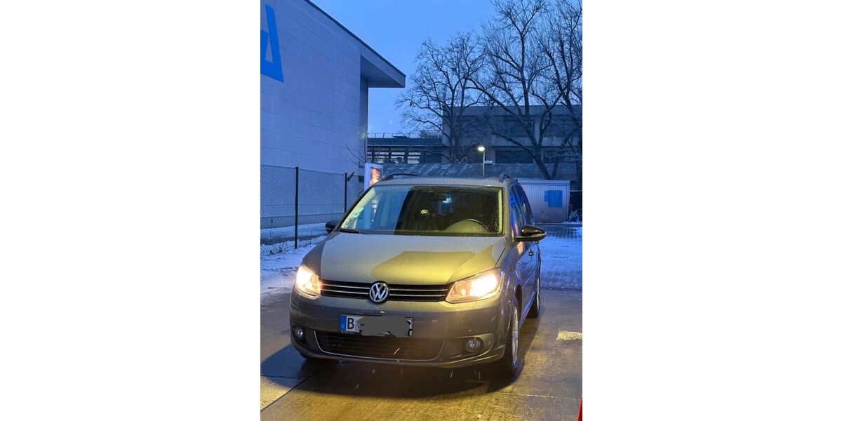 VW Touran 148.500 km 12.800 &euro; Berlin 10783
