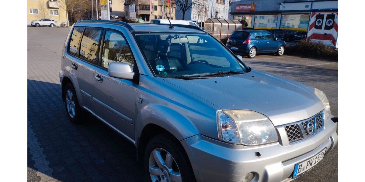 Nissan X-Trail 239.000 km 2.600 &euro; Berlin 12247