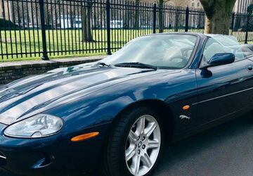 Jaguar XK8 96.600 km 27.900 &euro; Berlin 10707