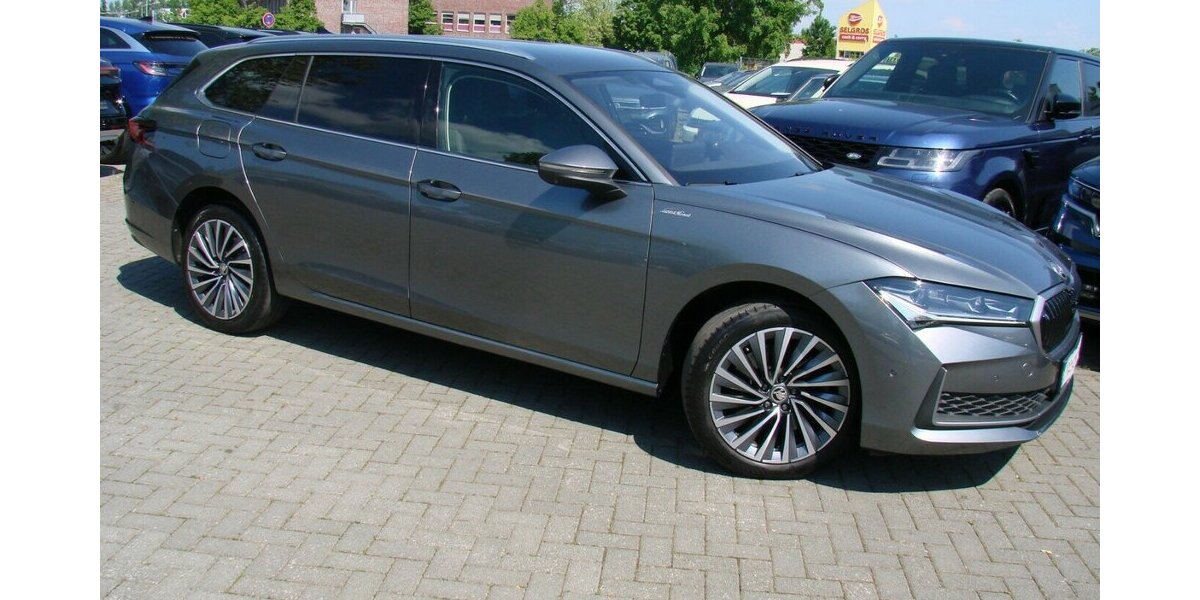 Skoda Superb 2.0TDi L&K 4x4 ACC LED AHK H&K 360º 41.532 km 38.480 &euro; Falkensee 14612