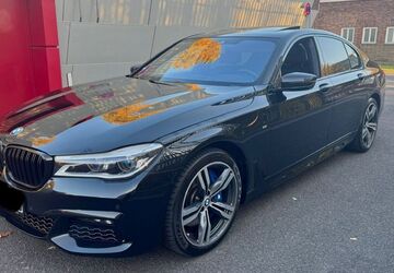 BMW 750 155.000 km 23.999 &euro; Berlin 10823