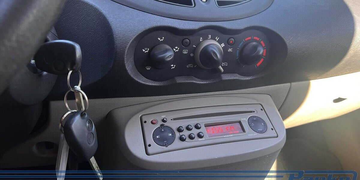 Renault Twingo Authentique 1.2*Klima*Radio/CD*Isofix*3tr 96.488 km 1.480 &euro; Berlin 13187