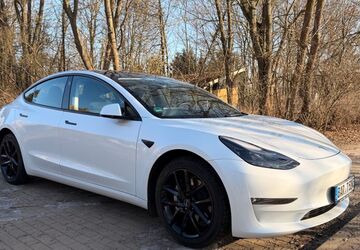 Tesla Model 3 26.959 km 32.500 &euro; Bernau 16321