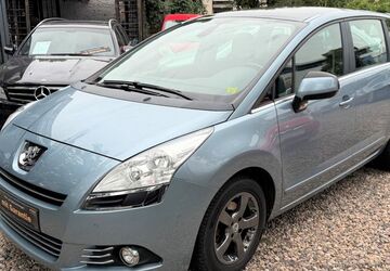 Peugeot 5008 146.274 km 4.999 &euro; Potsdam 14480