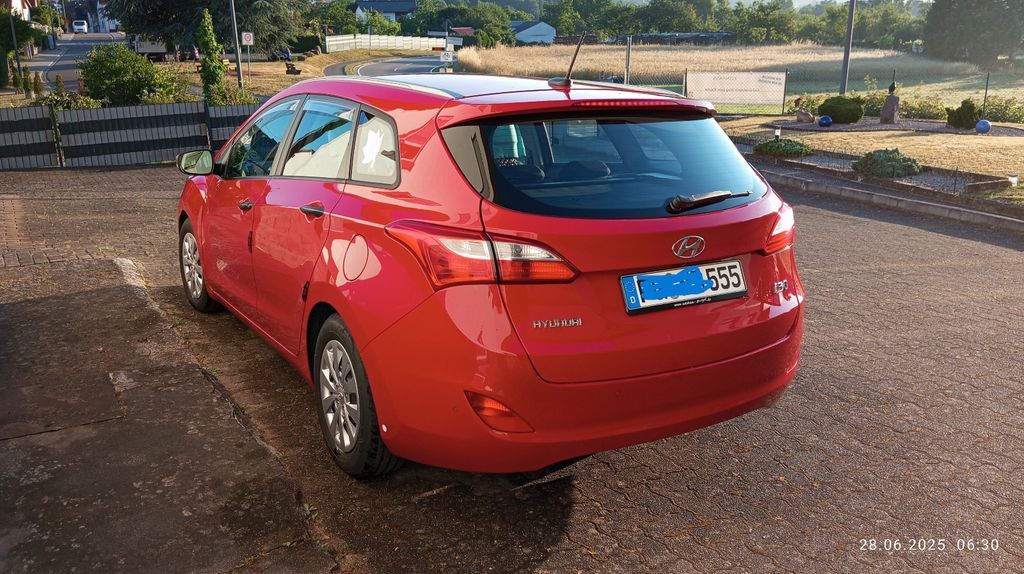 Hyundai i30 105.000 km 7.777 &euro; Berlin 13127