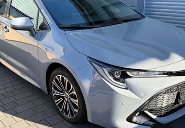 Toyota Corolla 25.370 km 17.890 &euro; Berlin 13051