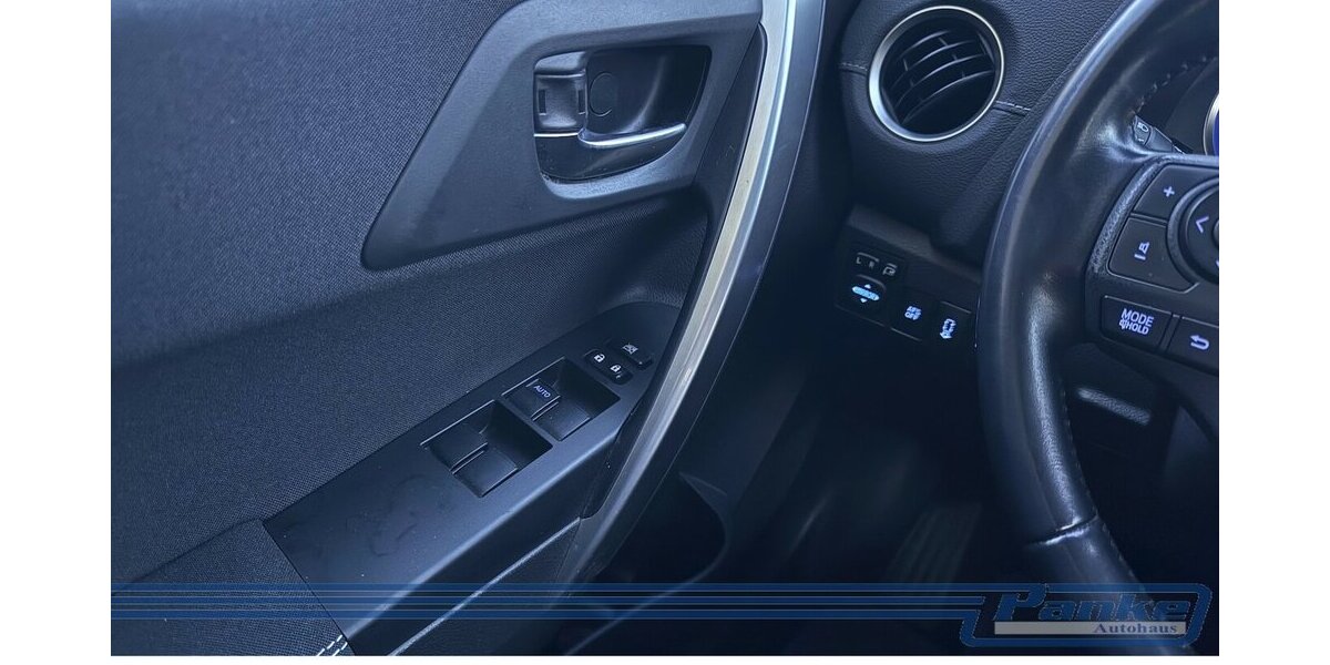 Toyota Auris Touring Sports Hybrid Aut.*RFK*SHZ*1Hand 165.355 km 10.480 &euro; Berlin 13187