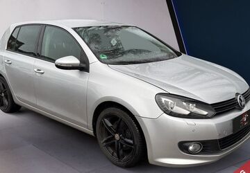 VW Golf 111.000 km 8.999 &euro; Berlin 12439