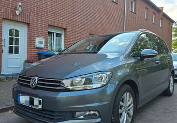VW Touran 132.000 km 13.699 &euro; Oberkrämer 16727