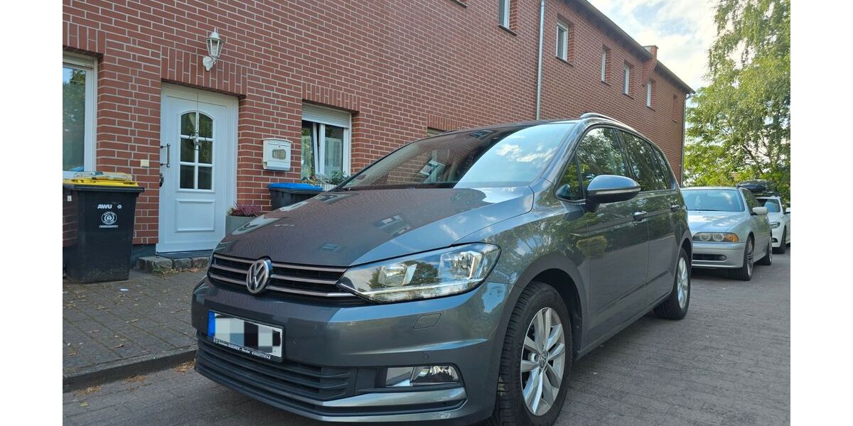 VW Touran 132.000 km 13.699 &euro; Oberkrämer 16727