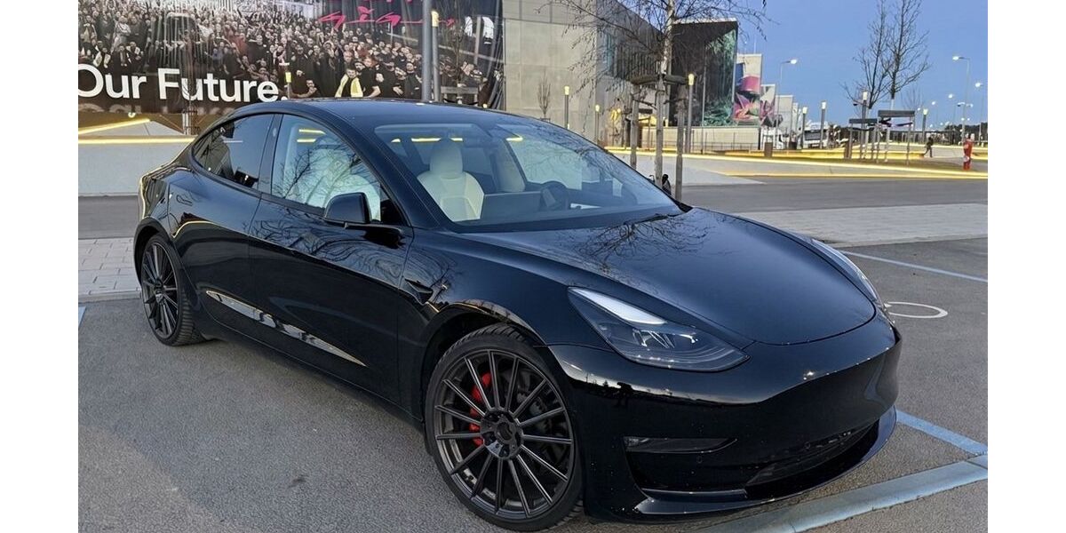 Tesla Model 3 86.000 km 28.700 &euro; Berlin 10369