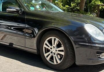 Mercedes-Benz 220 158.000 km 8.200 &euro; Berlin 12109