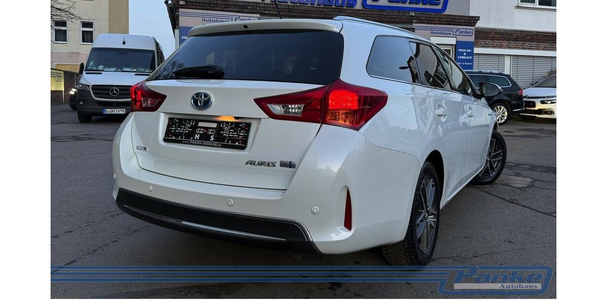 Toyota Auris Touring Sports Hybrid Aut.*RFK*SHZ*1Hand 165.355 km 10.480 &euro; Berlin 13187