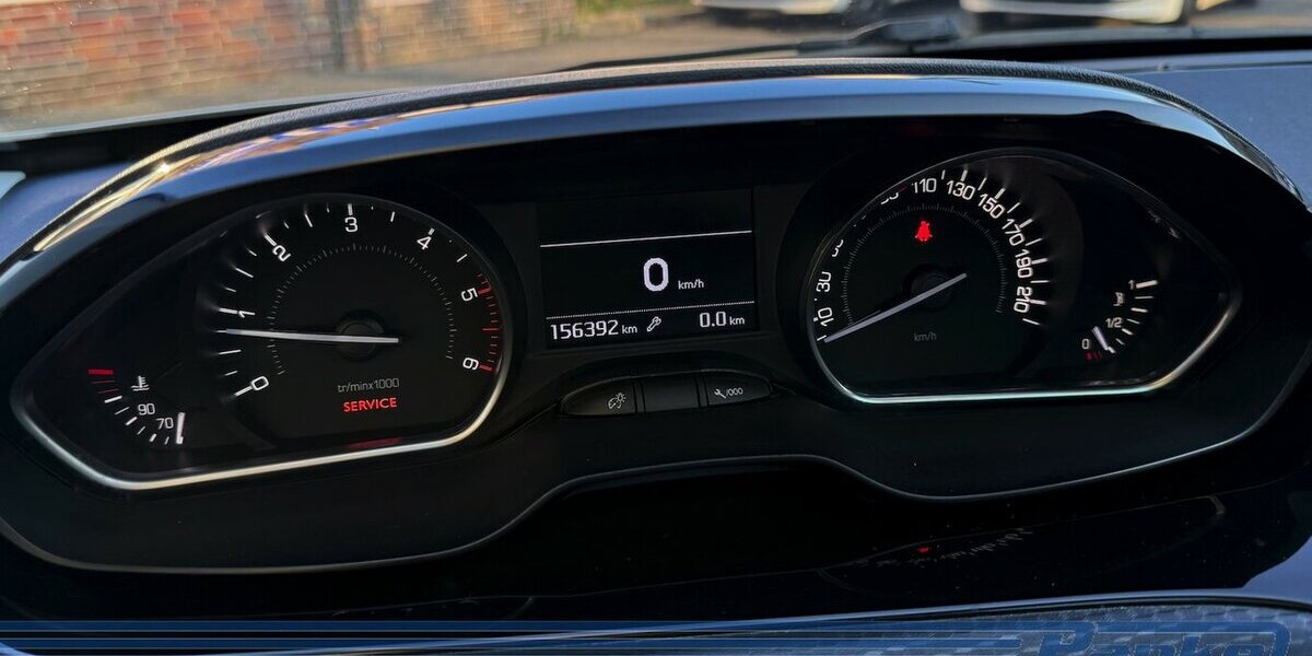 Peugeot 208 Allure*GT-Line*Pano*U-Connect*SHZ*R-Cam* 156.392 km 7.850 &euro; Berlin 13187