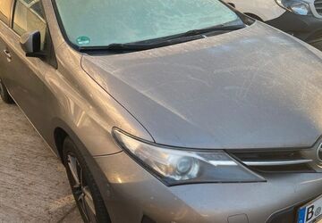 Toyota Auris Touring Sports 162.000 km 10.500 &euro; Berlin 12557