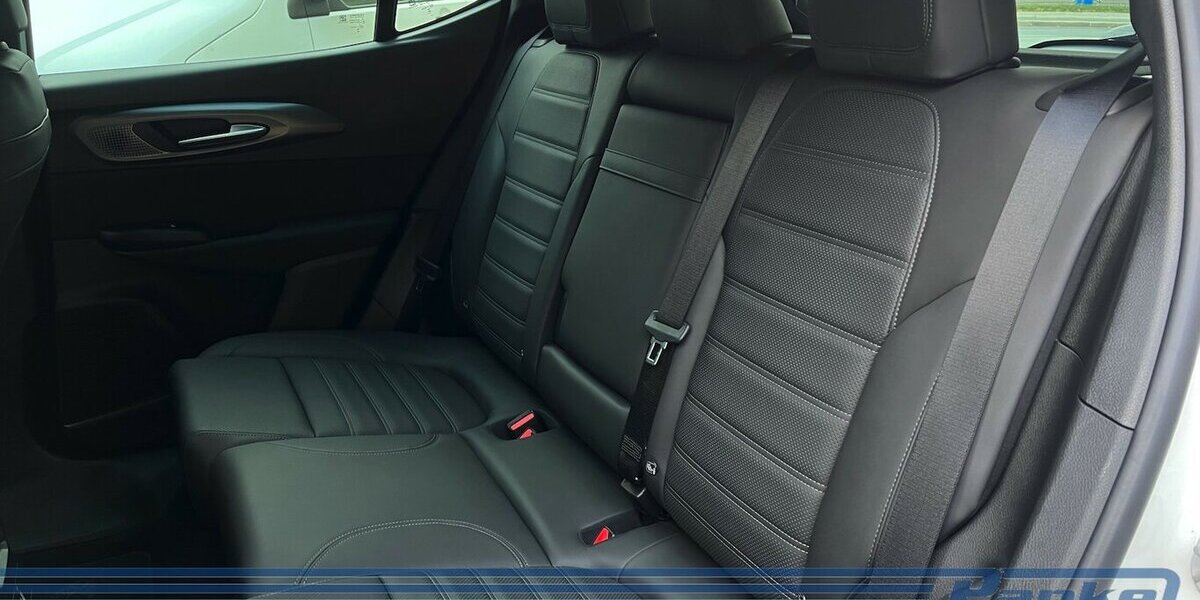 Alfa Romeo Tonale Veloce 1.3 VGT Plug-In-Hybrid Q4*H/K*360° 26.438 km 27.990 &euro; Berlin 13187