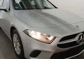 Mercedes-Benz A 180 88.400 km 19.990 &euro; Berlin 13437