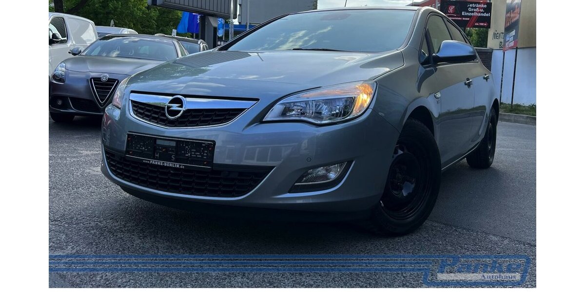Opel Astra 1.4 150 Jahre *SHZ*PDC*AUX*Teilleder* 112.935 km 5.990 &euro; Berlin 13187
