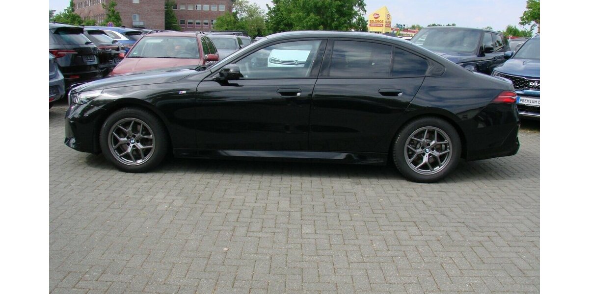 BMW 520 M-Sport Shadow Line ACC H&K SHZ AHK 360º 22.012 km 44.980 &euro; Falkensee 14612