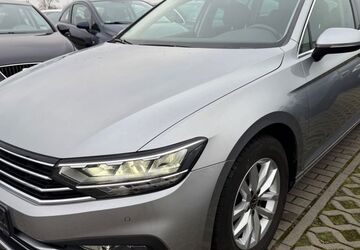 VW Passat Variant 169.000 km 15.900 &euro; Wildau 15745