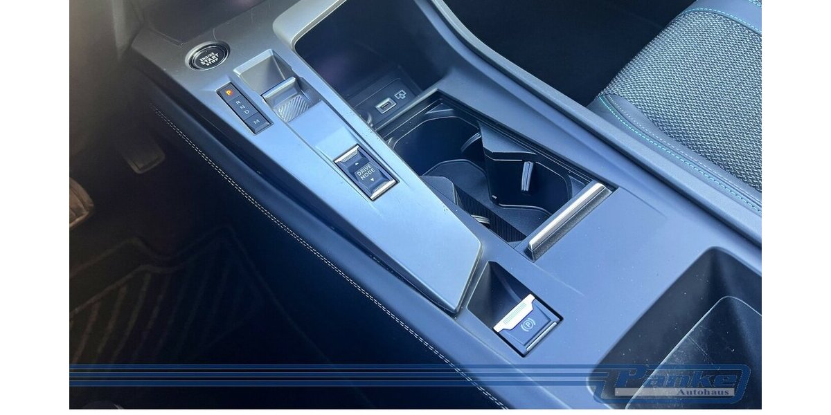 Peugeot 308 Allure EAT8*NAV*Carplay*LED*360°*Cockpit* 150.000 km 17.990 &euro; Berlin 13187