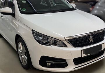 Peugeot 308 111.181 km 9.990 &euro; Berlin 12347