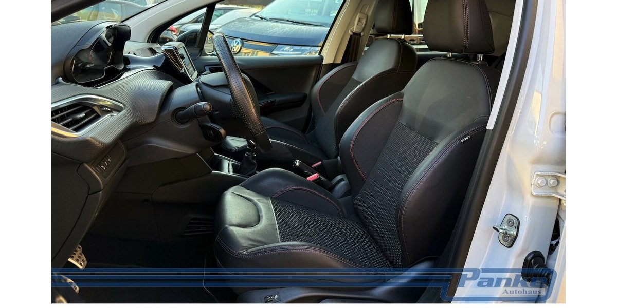 Peugeot 208 Allure*GT-Line*Pano*U-Connect*SHZ*R-Cam* 156.392 km 7.850 &euro; Berlin 13187