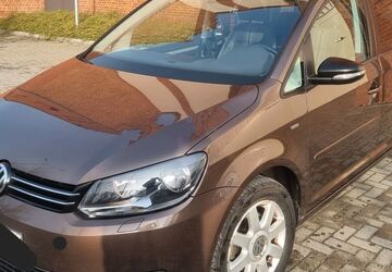 VW Touran 114.300 km 9.900 &euro; Berlin 12489