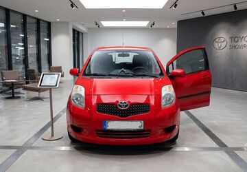 Toyota Yaris 129.000 km 3.330 &euro; Berlin 13581