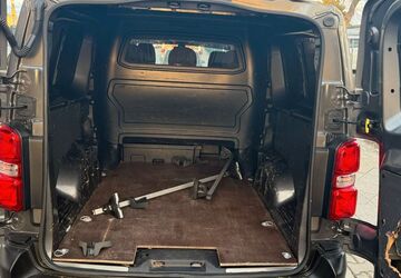 Toyota Verso 158.000 km 16.499 &euro; Berlin 13589