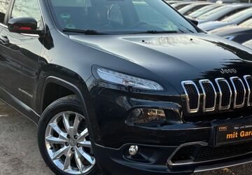 Jeep Cherokee 211.000 km 9.490 &euro; Berlin 13127