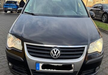 VW Touran 180.000 km 4.499 &euro; Berlin 13055