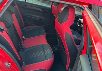 Skoda Fabia 82.000 km 11.900 &euro; Berlin 13409