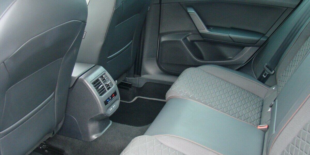 Seat Leon 1.5TSi Hybrid FR ACC LED Kamera 26.551 km 24.980 &euro; Falkensee 14612