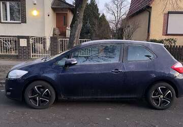 Toyota Auris 144.121 km 3.500 &euro; Berlin 12683