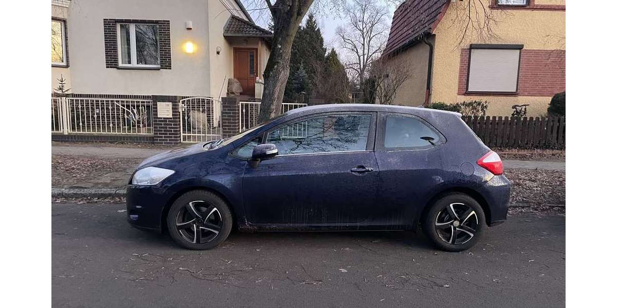 Toyota Auris 144.121 km 3.500 &euro; Berlin 12683