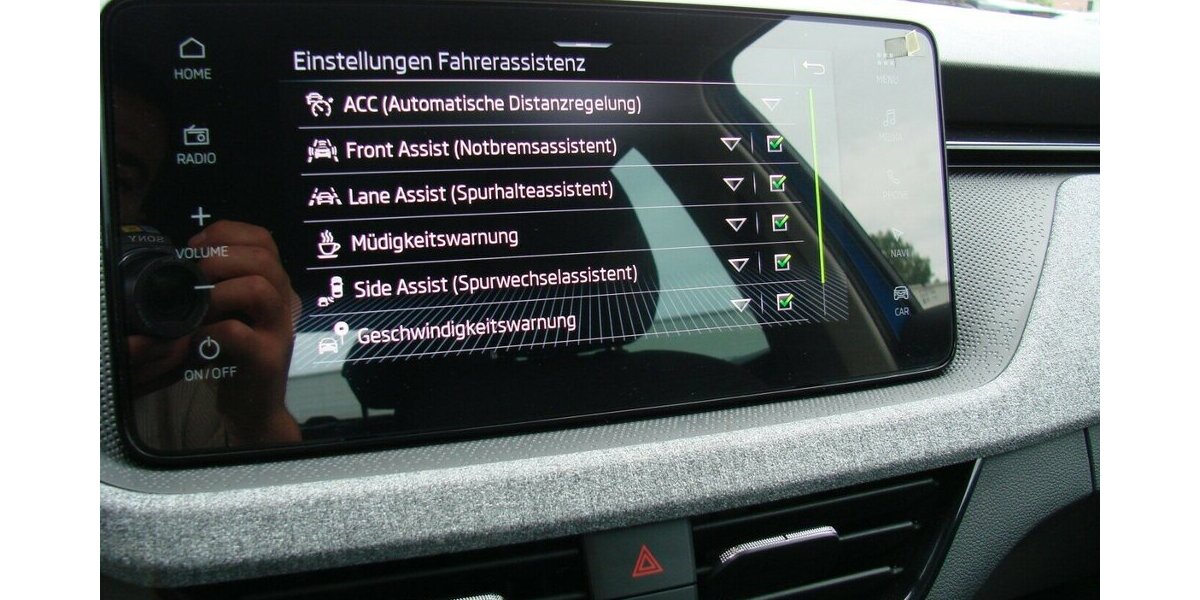 Skoda Kamiq 1,5 TSi Tour Black ACC LED AHK Kamera 4.263 km 26.980 &euro; Falkensee 14612