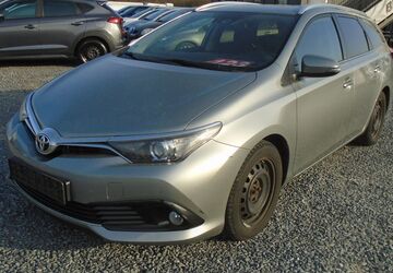 Toyota Auris 205.000 km 10.950 &euro; Wildau 15745
