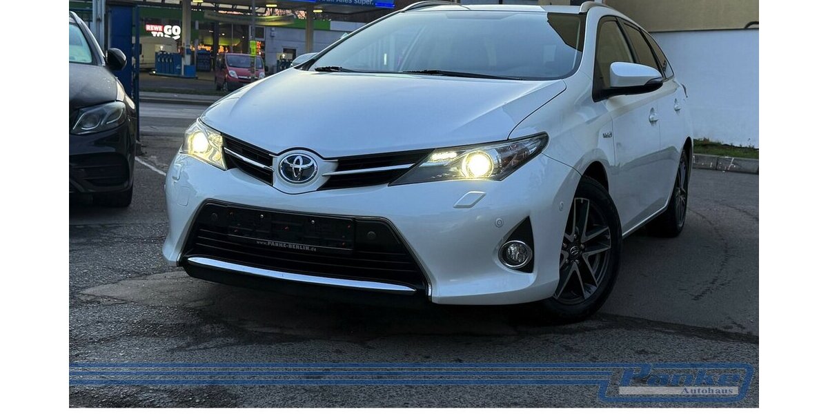 Toyota Auris Touring Sports Hybrid Aut.*RFK*SHZ*1Hand 165.355 km 10.480 &euro; Berlin 13187