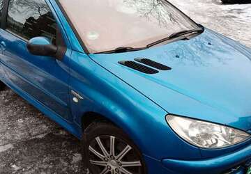 Peugeot 206 273.000 km 750 &euro; Berlin - Schöneberg 10781