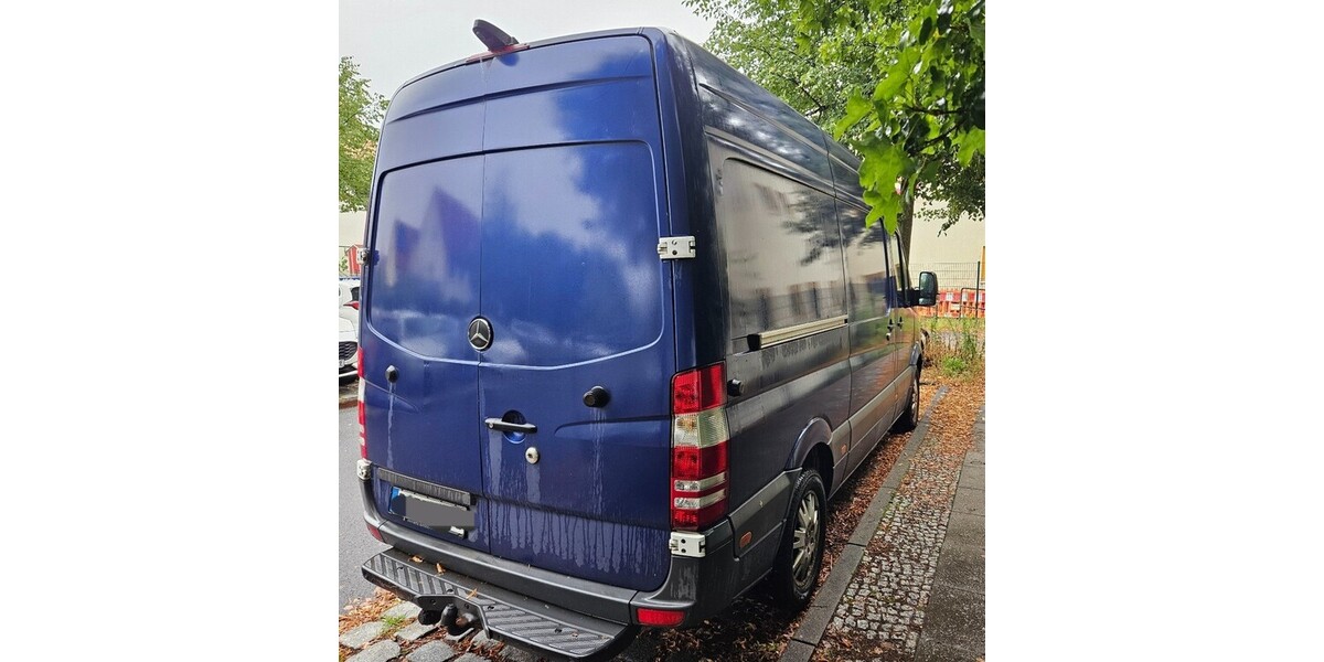 Mercedes-Benz Sprinter 3,5-T Kasten 321.100 km 7.497 &euro; Berlin 10178