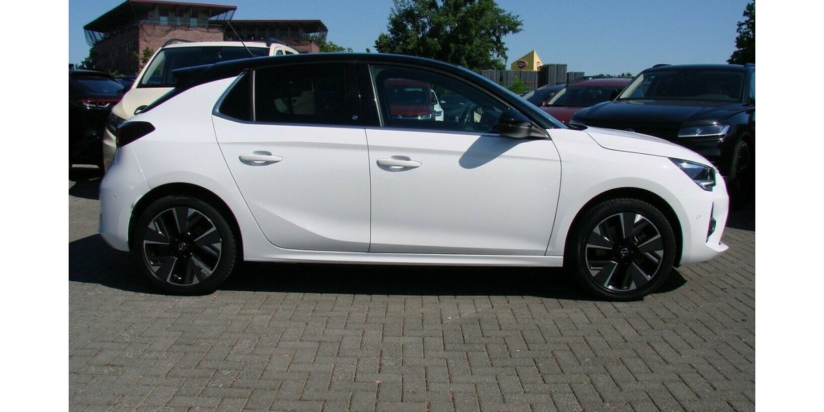 Opel Corsa-e Ultimate Pano IntelliLux LED Kamera 180º T 14.532 km 18.980 &euro; Falkensee 14612