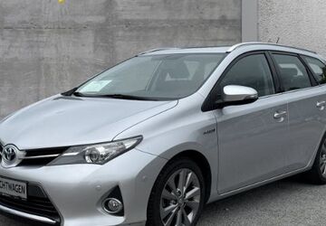 Toyota Auris 140.000 km 10.890 &euro; Berlin 12247